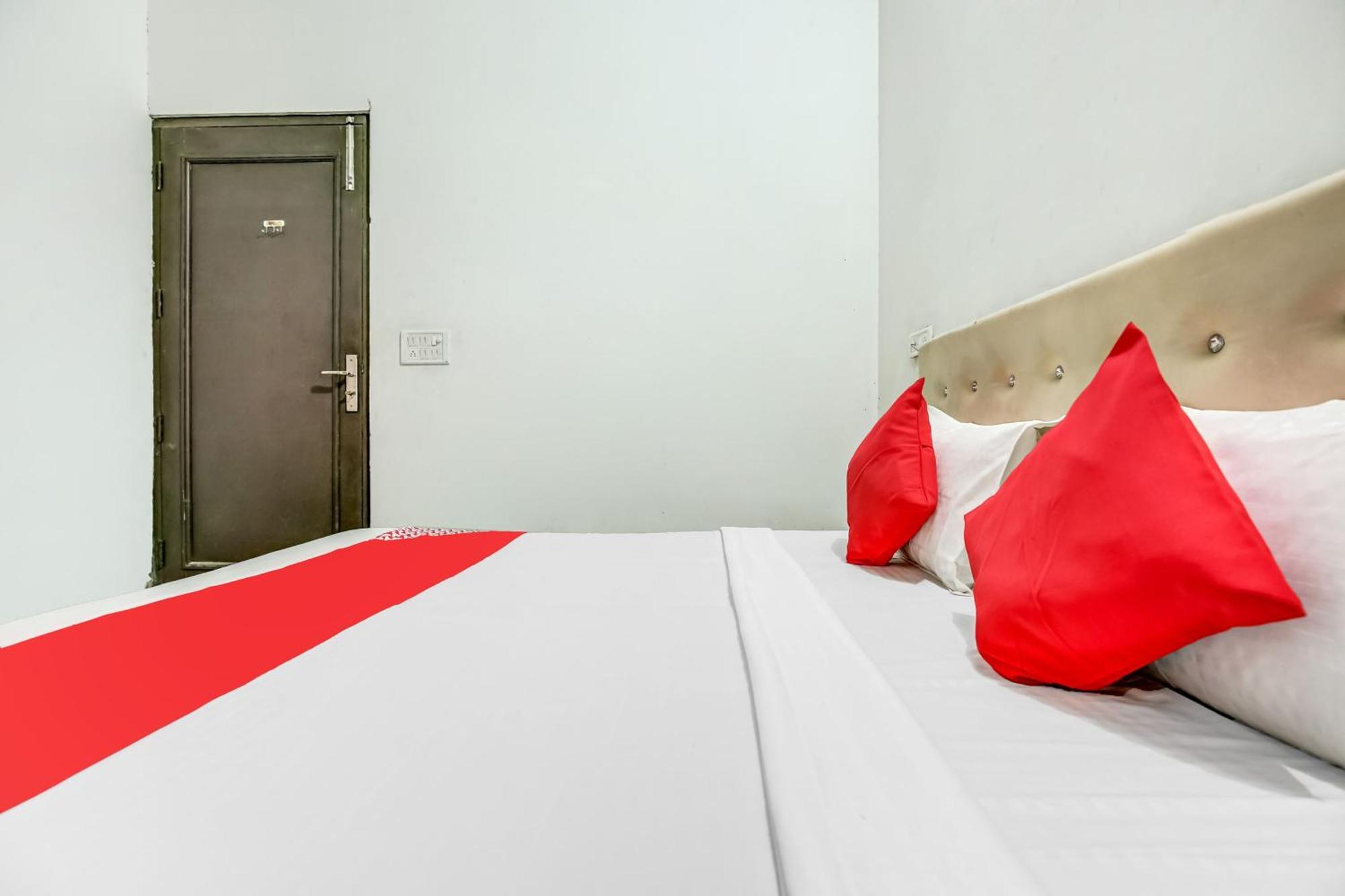 Flagship Hotel Big Boss Kurukshetra Kültér fotó