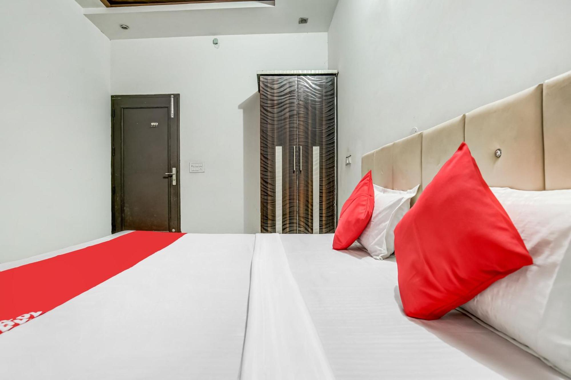 Flagship Hotel Big Boss Kurukshetra Kültér fotó