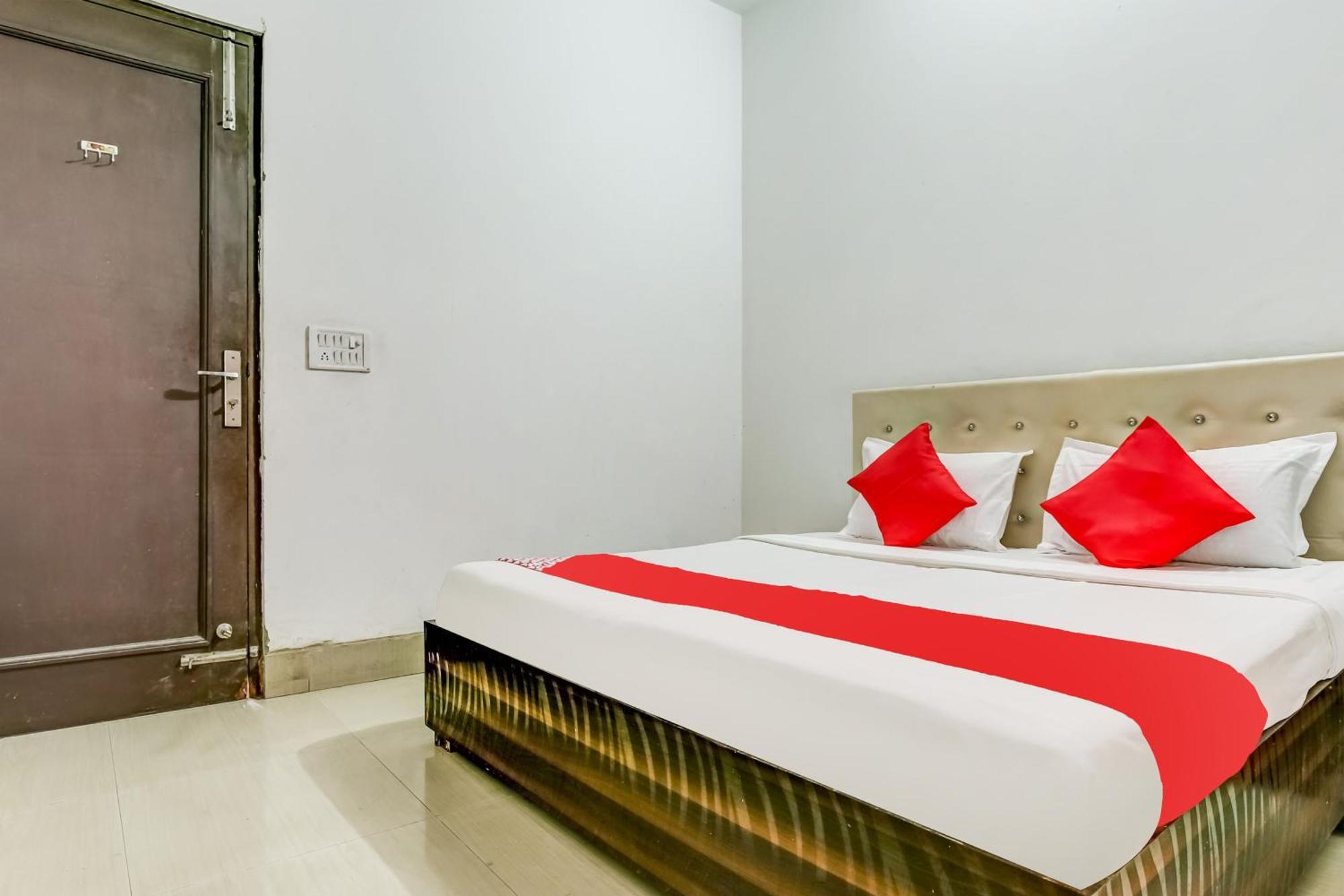 Flagship Hotel Big Boss Kurukshetra Kültér fotó