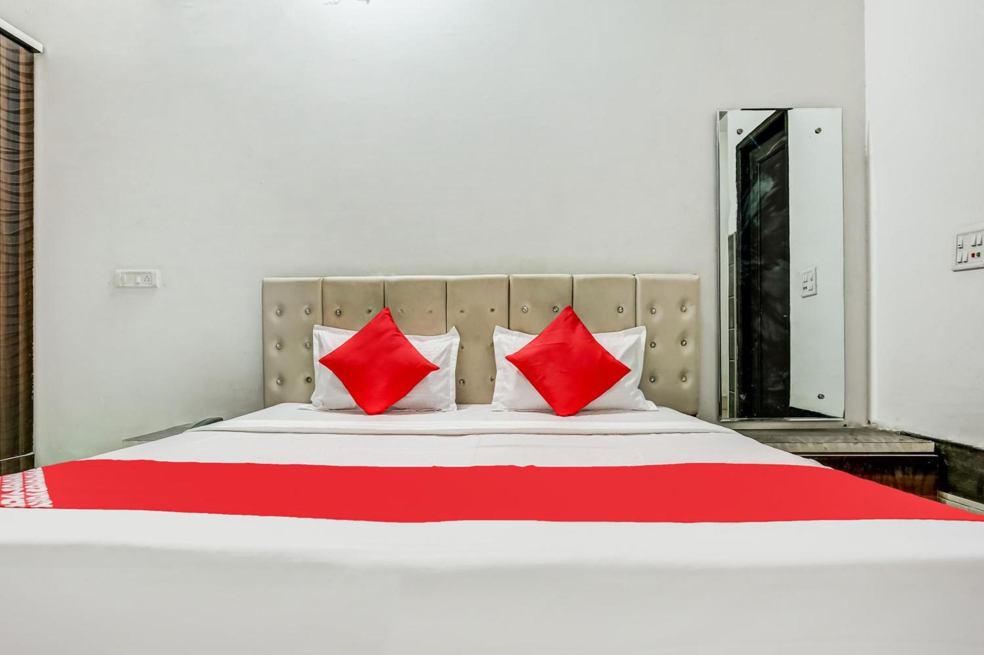 Flagship Hotel Big Boss Kurukshetra Kültér fotó