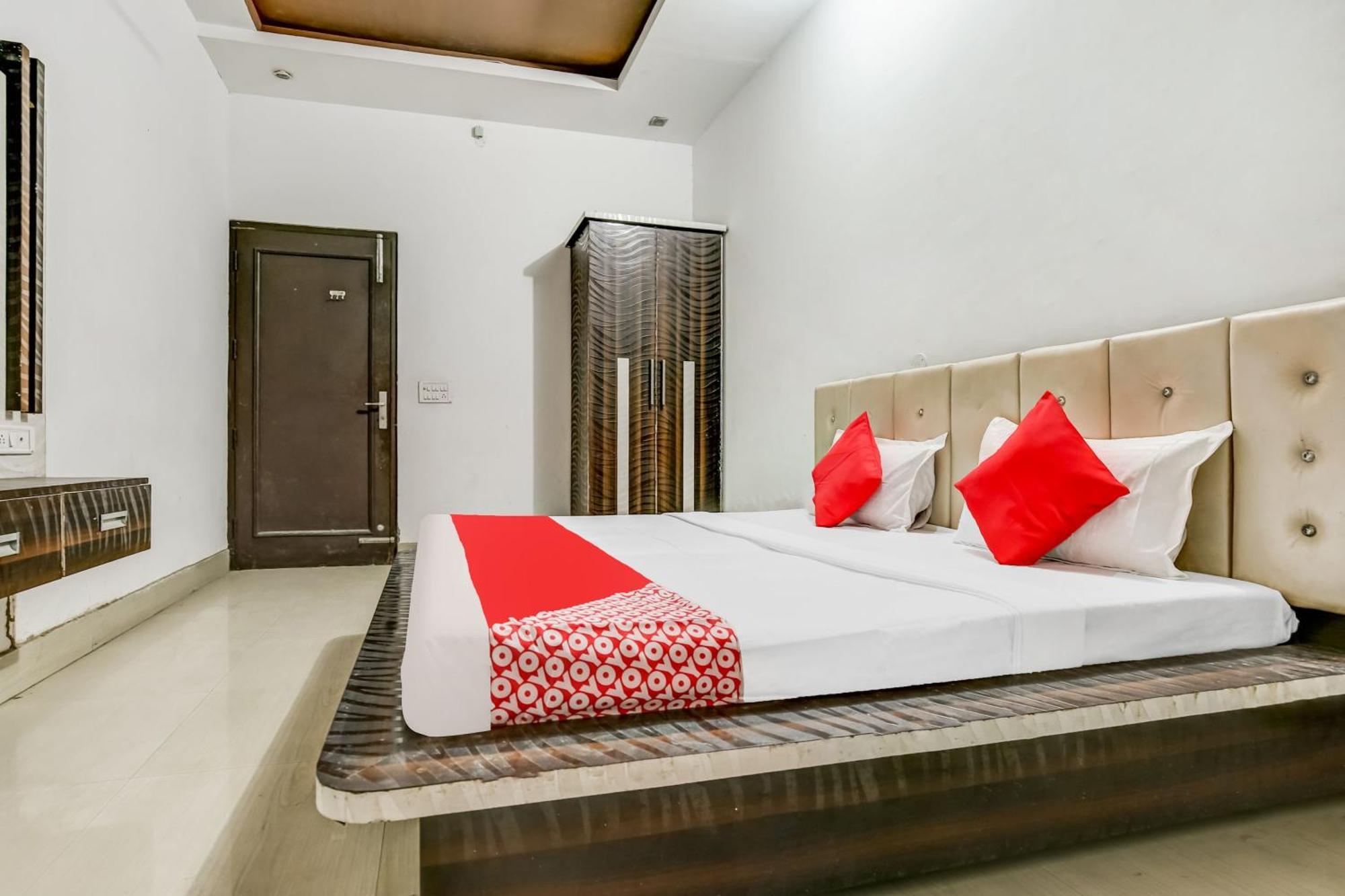Flagship Hotel Big Boss Kurukshetra Kültér fotó